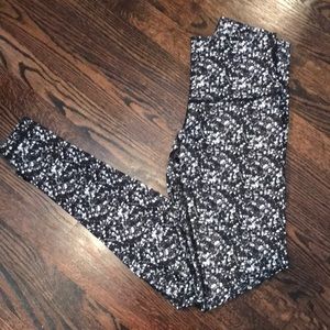 Lulu high rise skinny legging pant.